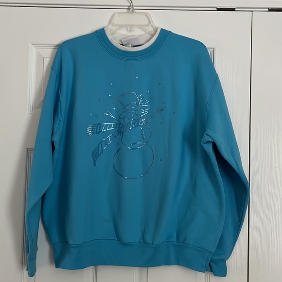 Vintage ⭐️blue winter crewneck sweatshirt - Picture 2 of 7